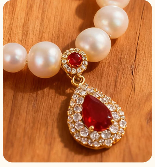 Freshwater pearl necklace with luxurious imitation ruby