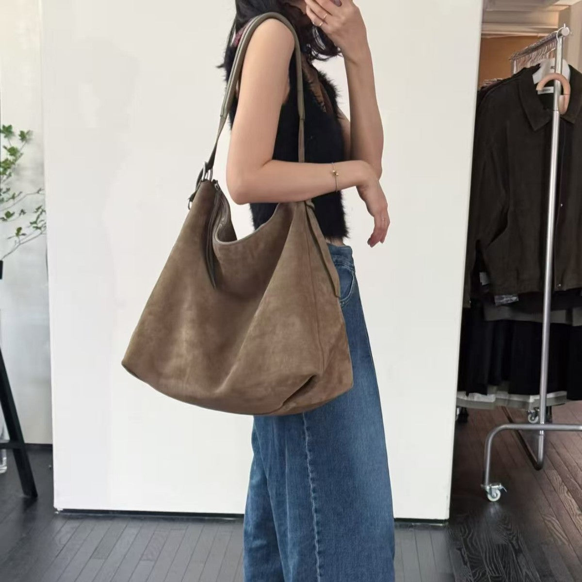 Womens Stylish High-Capacity Commuter Shoulder Bag